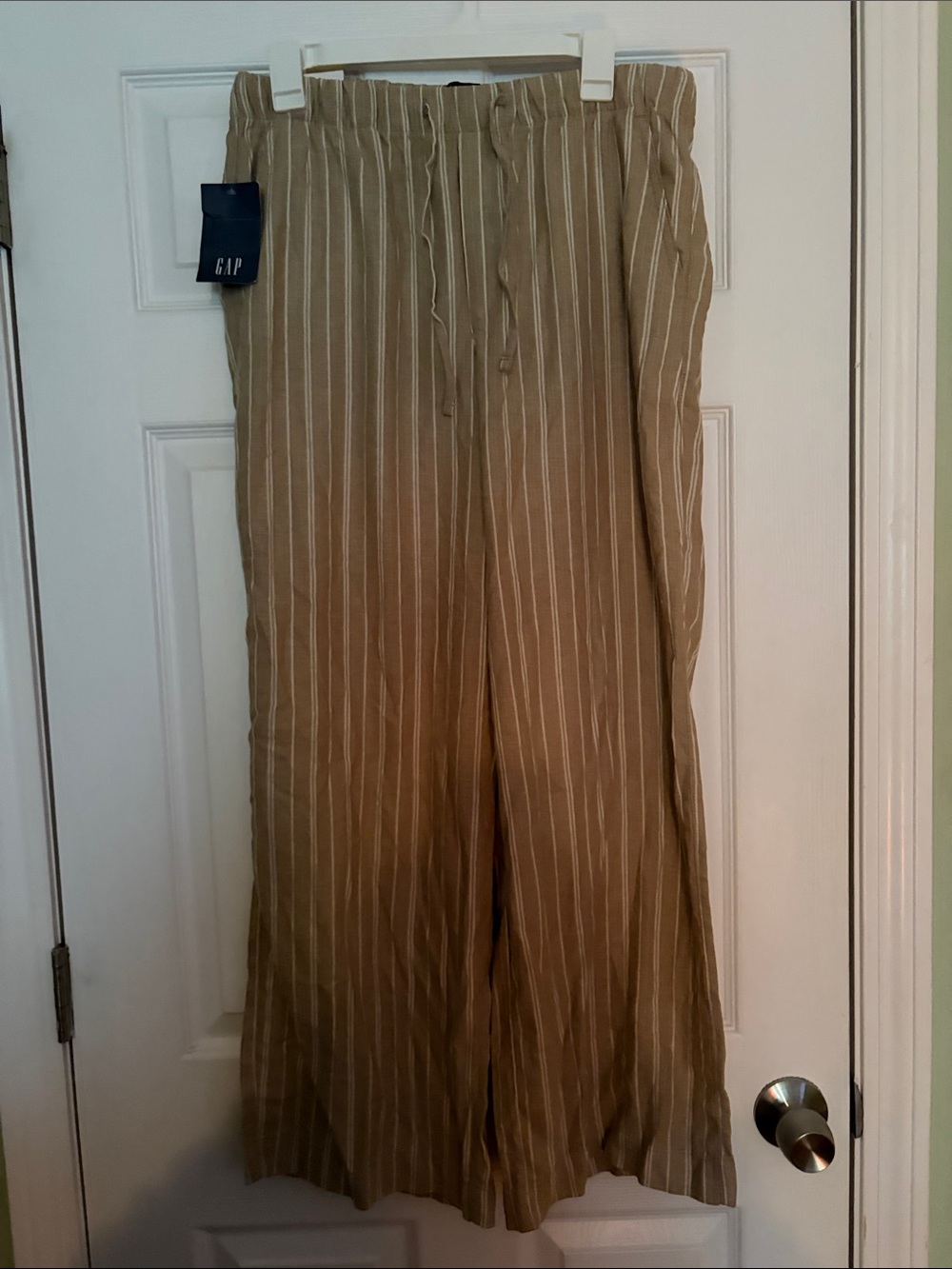 GAP Men’s Tan Pinstripe Wide-Leg Chinos